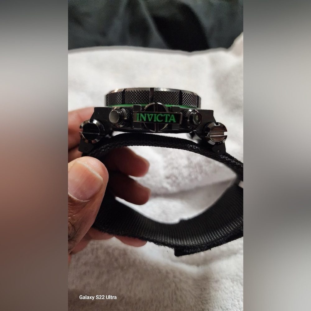 Invicta Watch - Green and black preowned - big face - Picture 2 of 5